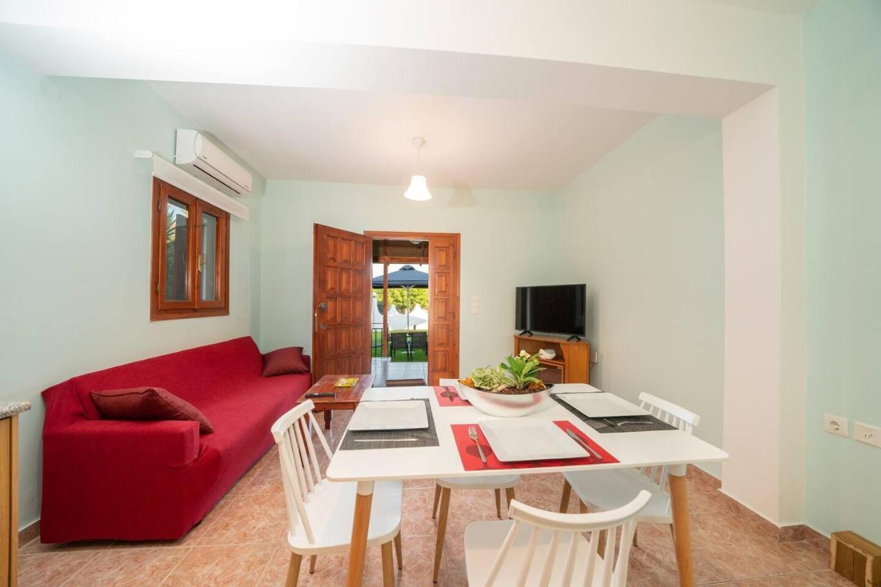 Afroditi Holiday Home - Blue Apartment Svoronata Exterior photo